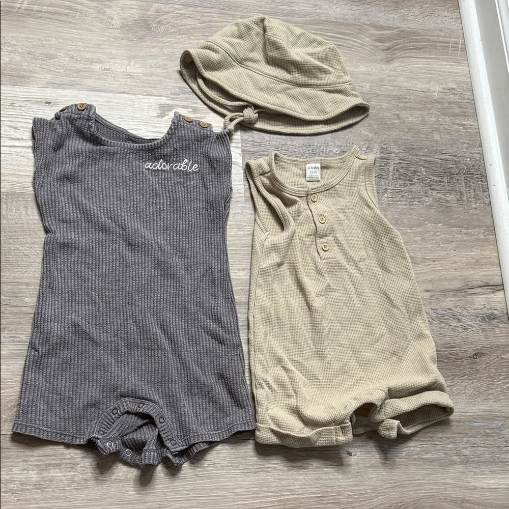 Unisex Baby Ribbed Romper Set in Gray and Beige Size 12 month